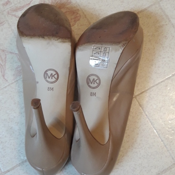 Micheal Kors Heels Shoes - Picture 8 of 8
